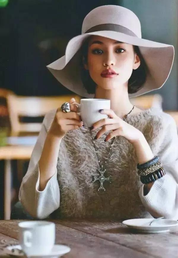 晚安美图161109：做个睿智女人，率真充满阳光