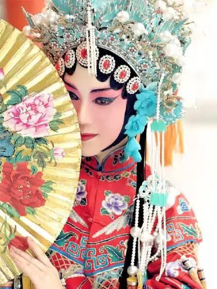 早安古风美图160205：一笔胭脂染了你美丽的容颜