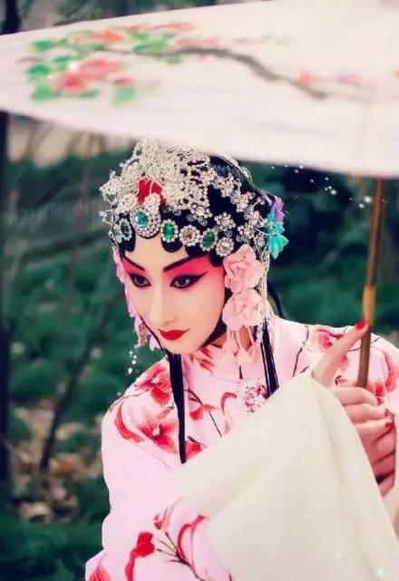 早安古风美图160205：一笔胭脂染了你美丽的容颜