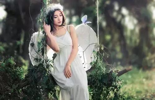 晚安美图161110：有大女人素质，有小女人情怀