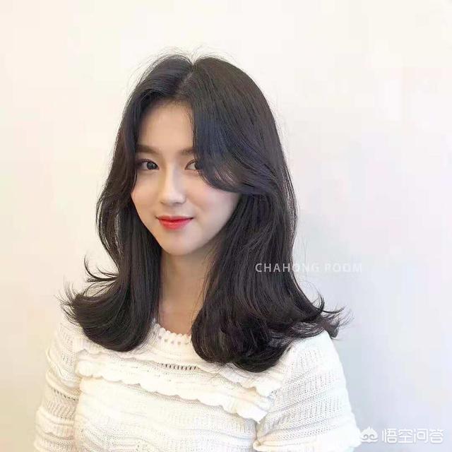 齐刘海的发型网红八字刘海配什么发型好看