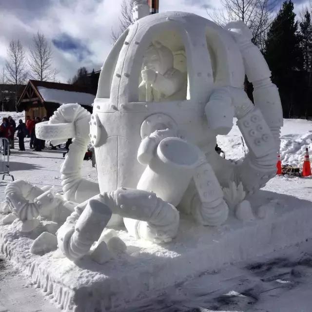 堆雪人的图片看过立马奉上膝盖，默默放下手里雪