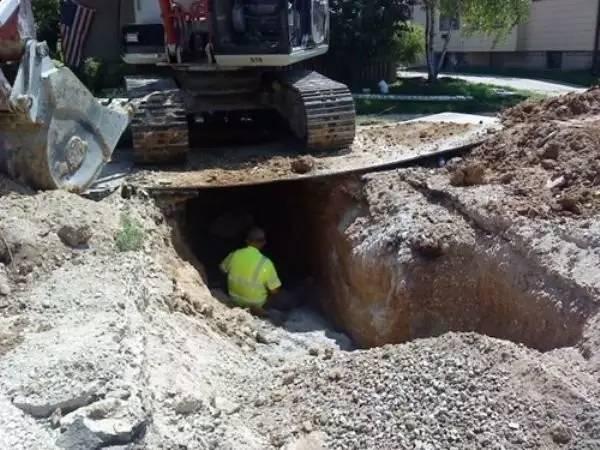 有些作死的人,在作死道路上越走越远