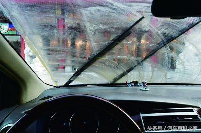 汽车雨刮总是刮不干净是什么原因