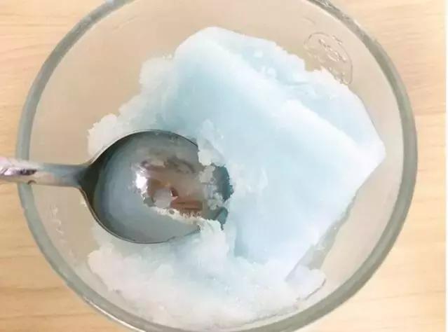小王有技能：女生怎样优雅的吃冰棒？