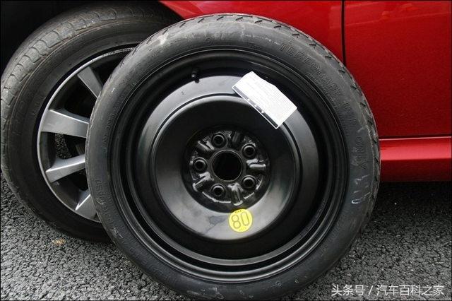 只有一条轮胎坏了，有没有必要同时换两条？