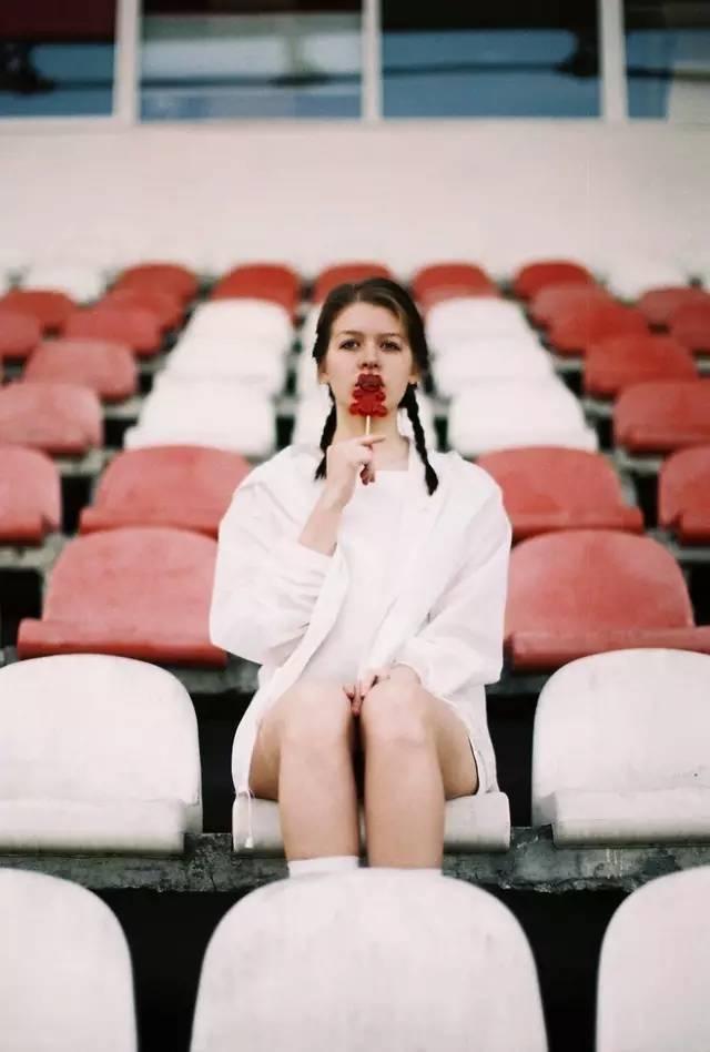 晚安唯美句子图片：有生之年，只诉温暖不言殇