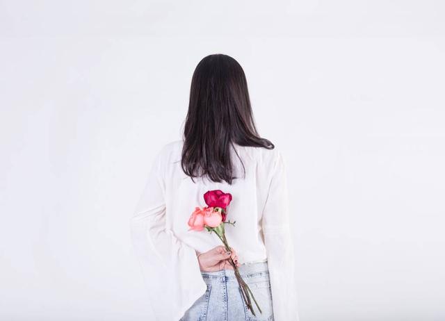 早安美文171027：读得懂风花雪月， 却走不出沧海桑田