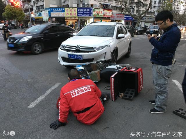 发生交通事故私了还是报警？该这样做？