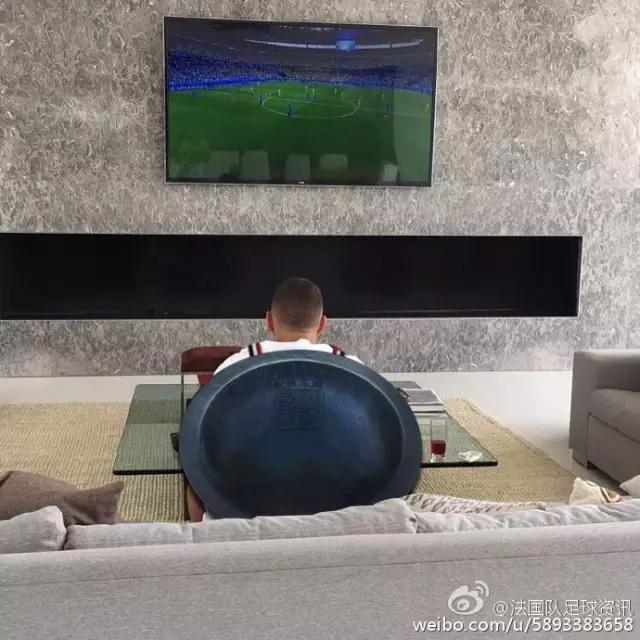 足坛段子1600612：本泽马和吉鲁的日常
