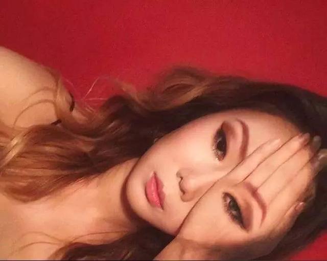 人体上进行彩绘，产生错乱的感觉！