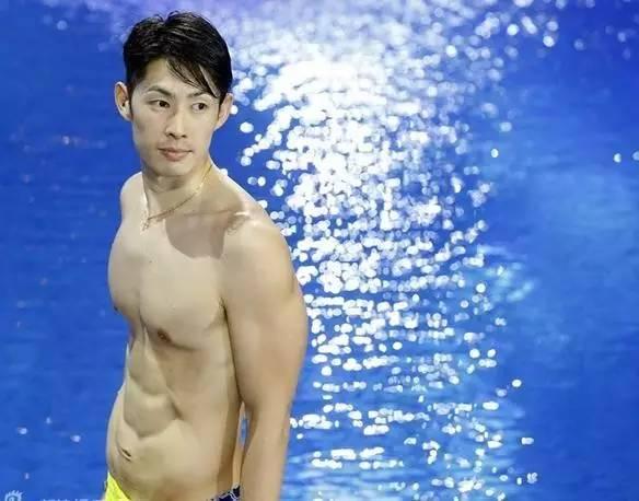 盘点男星们一些有特色的(· )( ·)