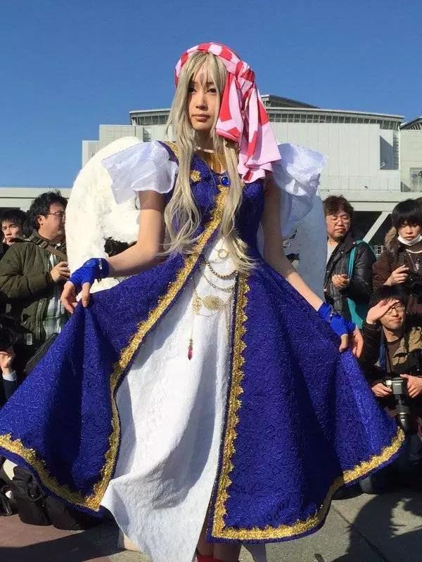 女儿怎么自拍，老爸就怎么cos....女儿内心是崩溃！