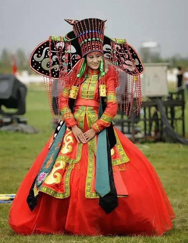 各国的超级华丽结婚礼服，华丽且风格强烈！