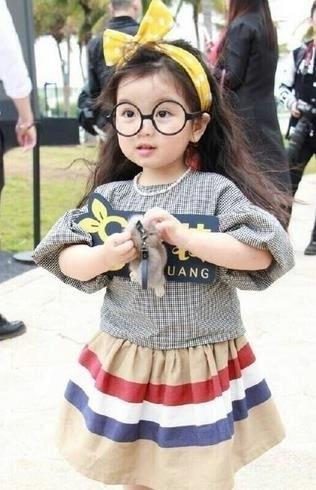 阿拉蕾崔雅涵是谁的女儿