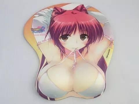 巨乳鼠标垫的里面原来是?