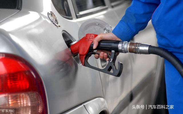 汽车打开油箱盖有漏气的声音是怎么回事？