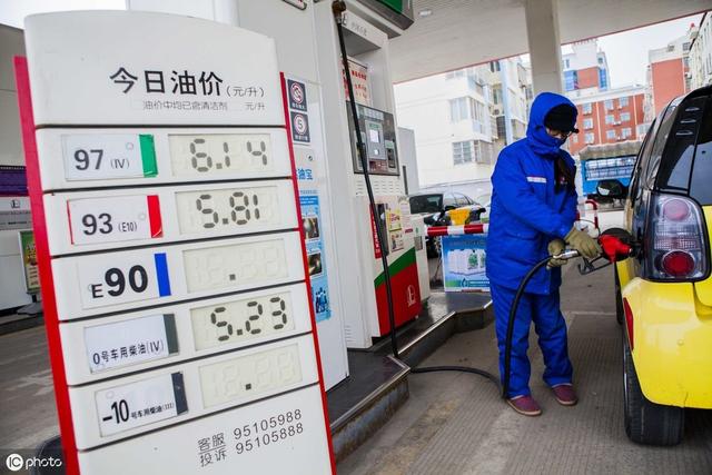 相比于中石化中石油加油站普通小加油站为什么每升能便宜1块钱左右