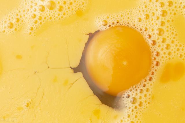 饲料会对鸡蛋蛋黄的颜色有影响吗？