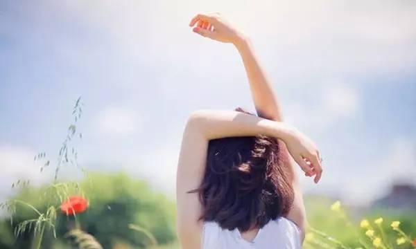 早安美图161014：明明说要忘记，却总在不经意间想起