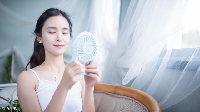微信聊天发什么会有满屏的小心心