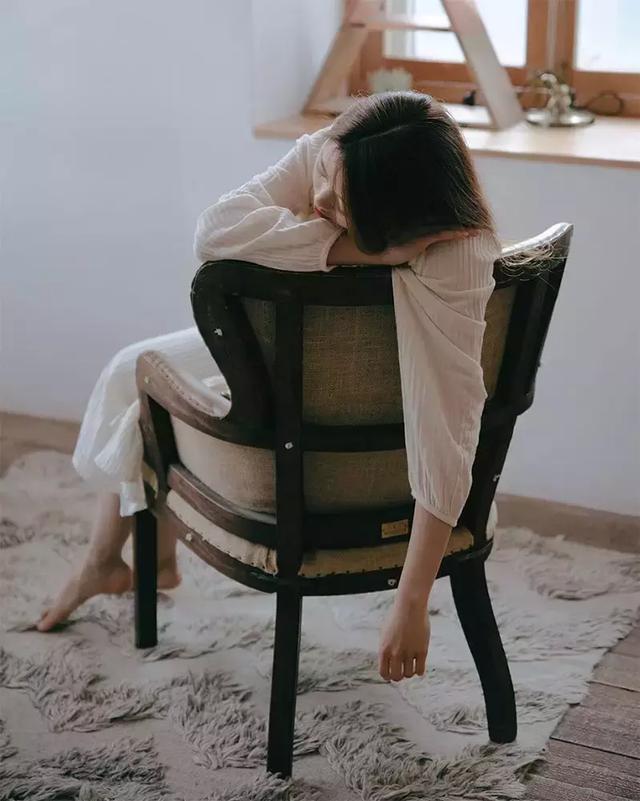晚安的语录180809：太远容易疏远，太近容易情尽
