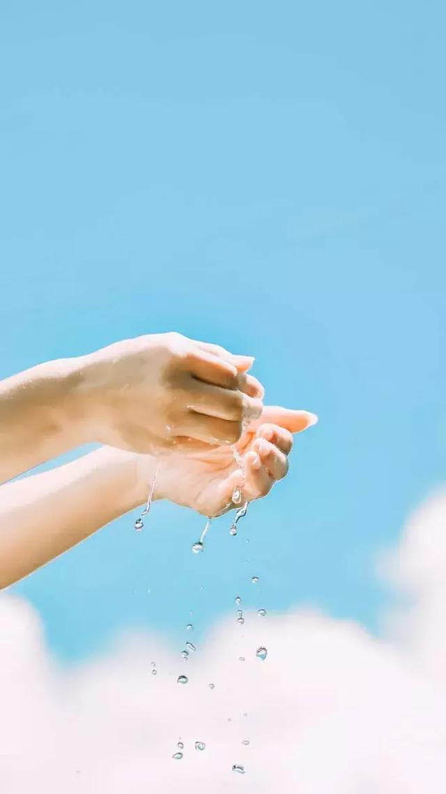 晚安的文字控180917：所有的秒回，都是期盼已久的等待