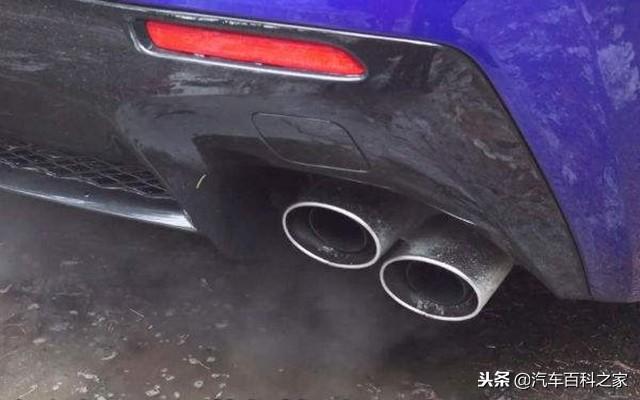 应该原地热车还是低速行驶热车？不热车会伤发动机吗？