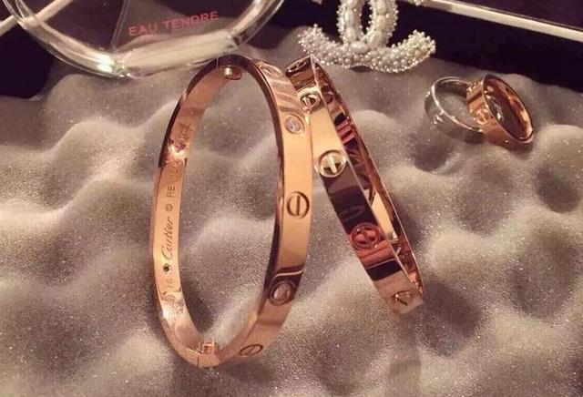 适合向女生表白的礼物有哪些？表白礼物推荐