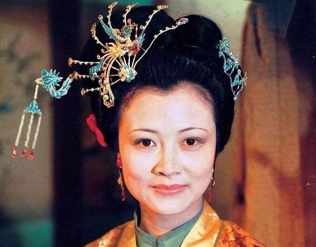 红楼梦中贾容媳妇秦可卿死后为何不续弦