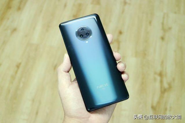 opporeno2和vivonex双屏哪个好