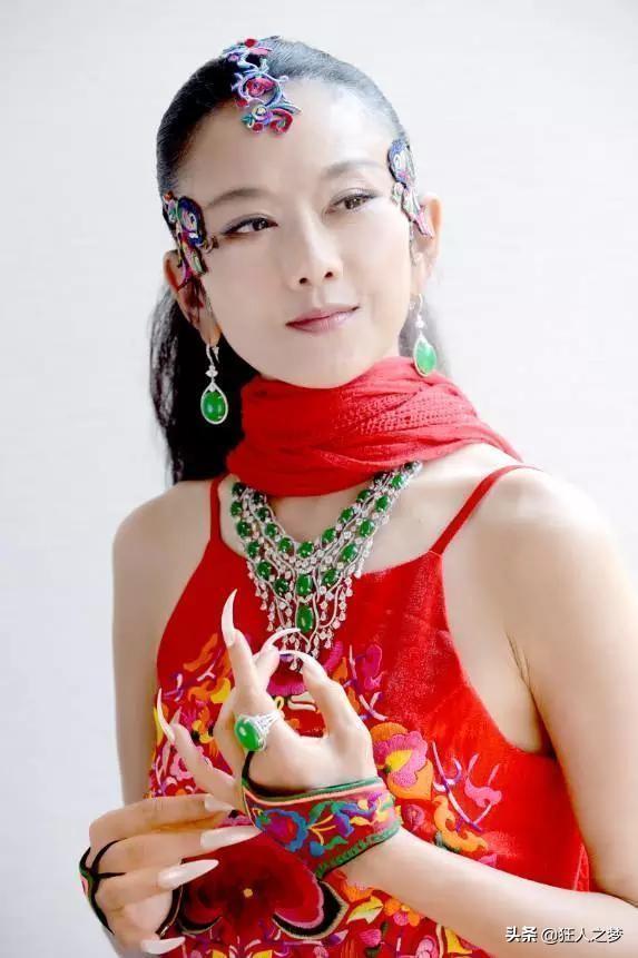 手是女人的第二张脸，你的手好看吗？预则双色球十大专家
样的手才算纤纤玉指？