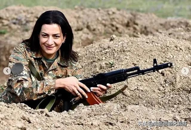 怎么看待亚美尼亚女兵训练画面曝光总理夫人带头参军呢