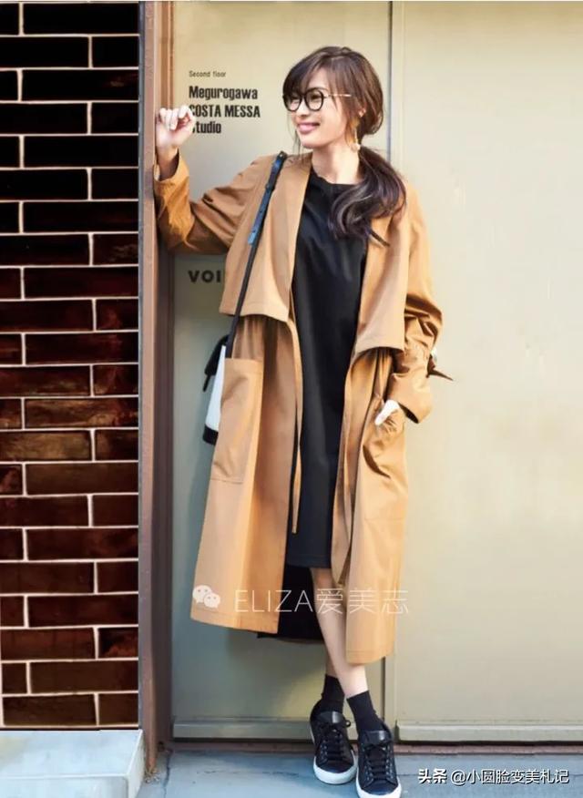 穿风衣的时尚美女时尚穿搭小美女