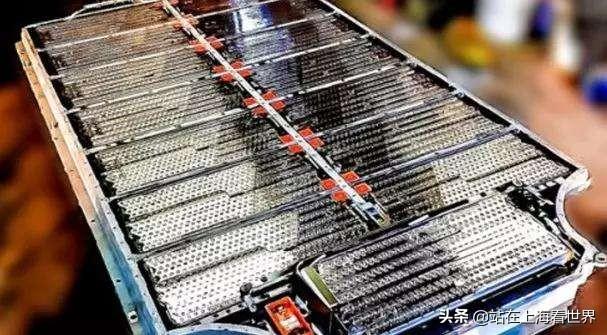 头条问答 特斯拉的电池和比亚迪的电池,哪一个更牛?