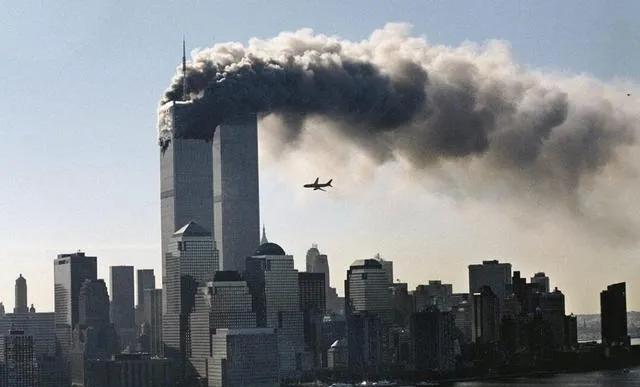 911劫机者为何选择撞上世贸大楼而没撞击白宫