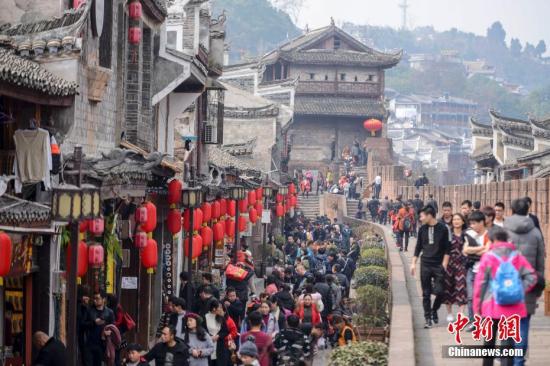 2018年国内旅游人数55.39.亿人次_年接待游客20万人次