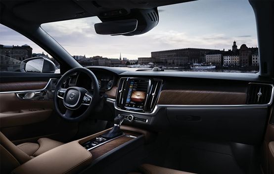 上半年销量同比增10%，沃尔沃“抢跑”背后是豪华车市场价值的认知回归