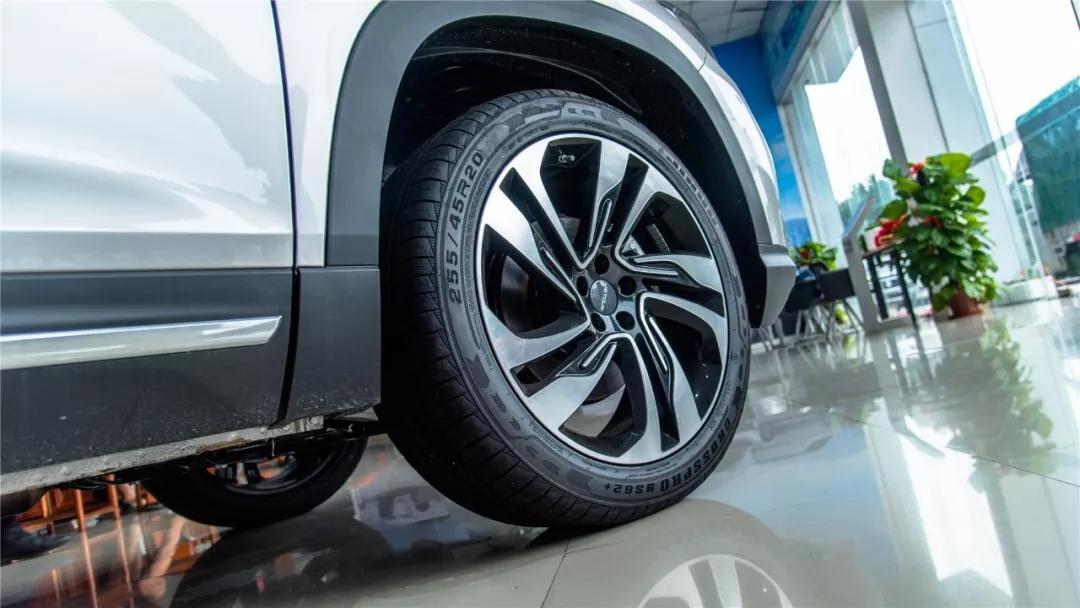 看着没毛病的捷途X90，销量却是个迷！「快车体验060」