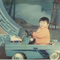 独立街头只为博你一笑头像