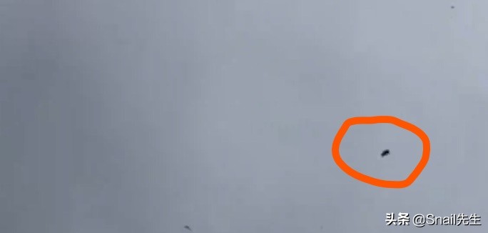 引擎|美波音客机引擎爆炸天空飘碎片雨 万幸飞机最终返回机场顺利迫降