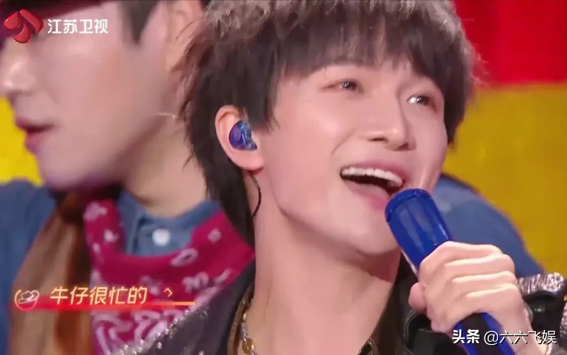 很忙|周深唱牛仔很忙分饰四角 他的嗓子里住了几个人?