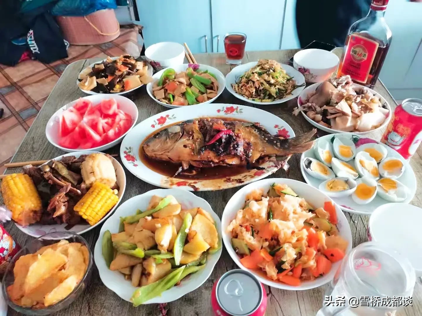 三顿|小伙一天吃三顿年夜饭 这样的年夜饭你们吃过吗？