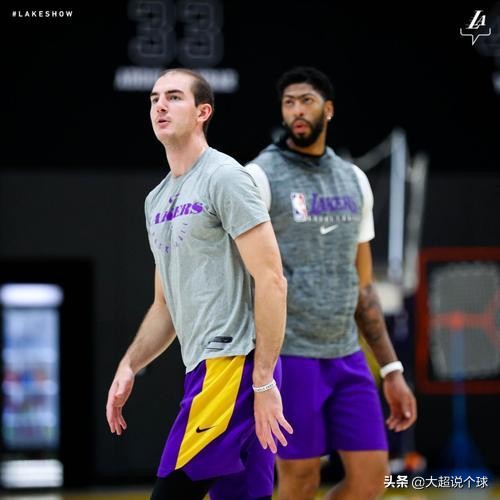 明星|詹姆斯成NBA全明星第二阶段票王 老詹反超杜兰特成票王