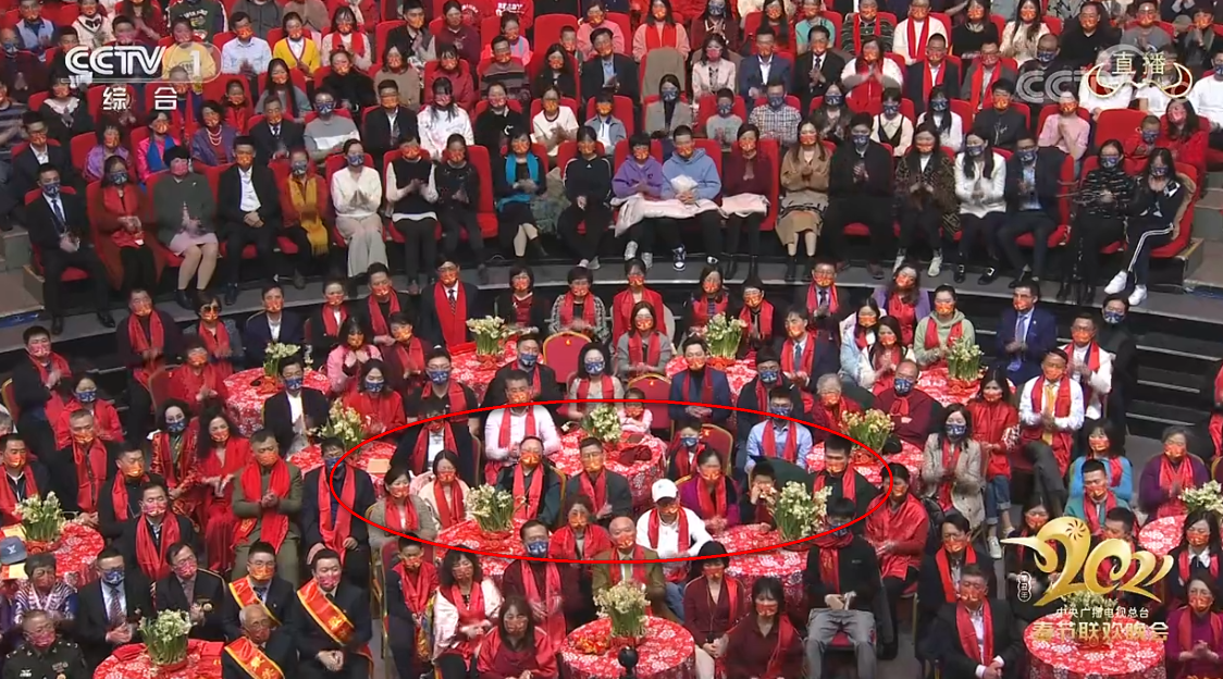 都是|春晚连口罩都是红色的 今年的春晚无疑是最喜庆的一年