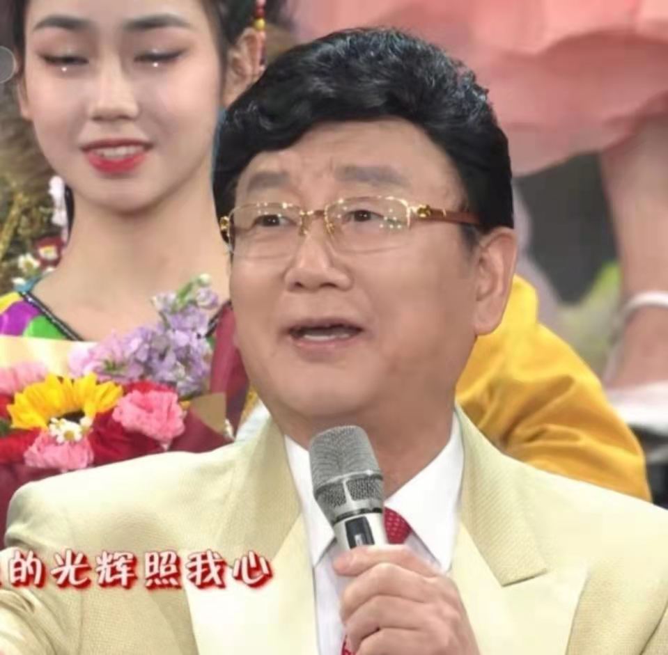 戴假发|蒋大为也戴假发上春晚 不止易烊千玺！