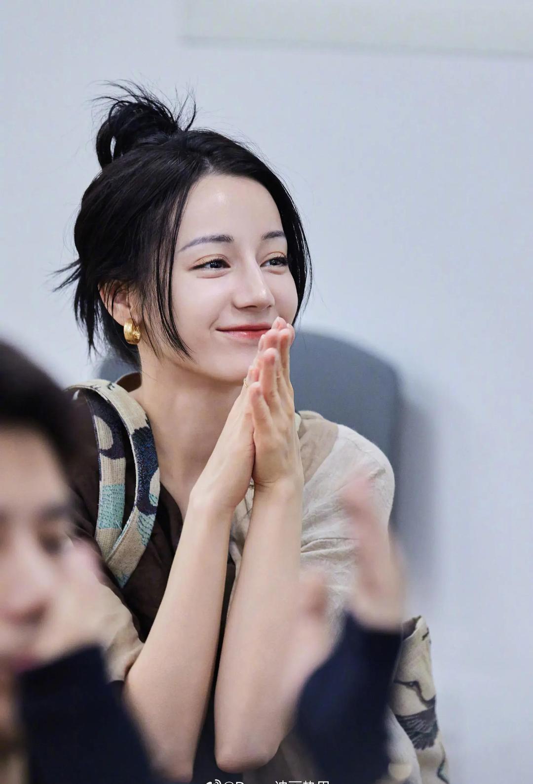 Hua Shao starts broadcasting and all members are normal. Netizen: I ...