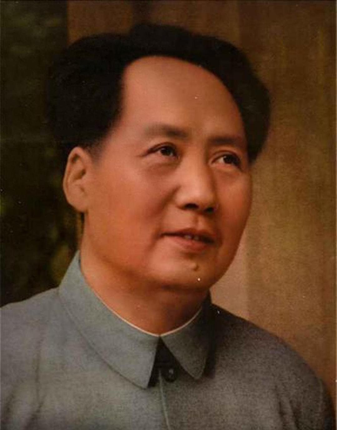 In 1949, Mao Zedong visited the Soviet Union. The Soviets gave the chef ...