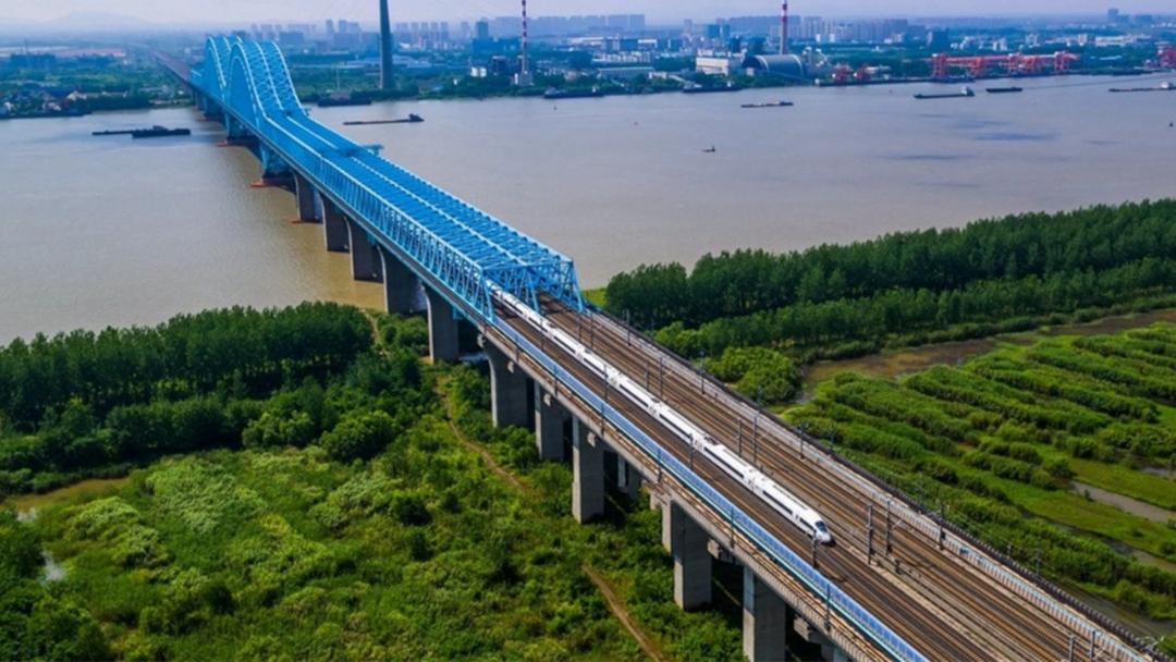 China's Advantages and Harvard Professor's Views iMedia