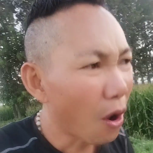 这顺口溜真不赖，就像喝酒就着菜，不说左不说右，咱说说六零七零后。这以前最穷不烦恼，偷过瓜胡乱跑，坑里...